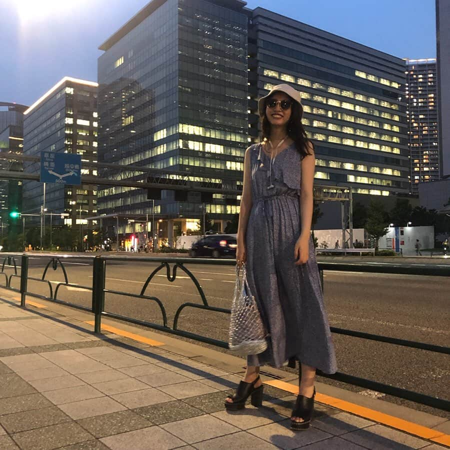 青島妃菜さんのインスタグラム写真 - (青島妃菜Instagram)「.﻿ ﻿ この間の私服〜〜🖤﻿ ガーリーよりのカジュアルコーデ😂﻿ ﻿ タグ付けしてるよ🏷﻿ ﻿ あ！バックとバケットハットとサングラスはwegoです😘﻿ ﻿ #あおしまコーデ  #私服 #コーデ #ootd  #モデル #model #青島妃菜 #dazzlin #wego #moussy #ガーリーコーデ #カジュアルコーデ #ワンピース #花柄ワンピース」8月6日 19時58分 - hina1226_01