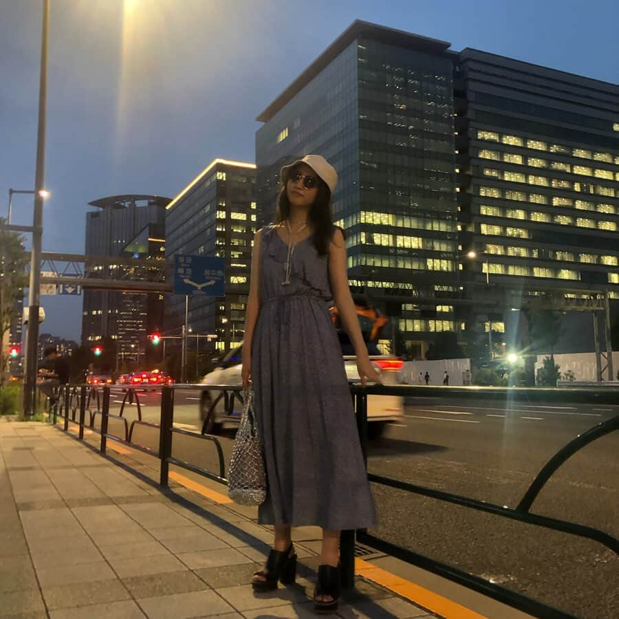 青島妃菜さんのインスタグラム写真 - (青島妃菜Instagram)「.﻿ ﻿ この間の私服〜〜🖤﻿ ガーリーよりのカジュアルコーデ😂﻿ ﻿ タグ付けしてるよ🏷﻿ ﻿ あ！バックとバケットハットとサングラスはwegoです😘﻿ ﻿ #あおしまコーデ  #私服 #コーデ #ootd  #モデル #model #青島妃菜 #dazzlin #wego #moussy #ガーリーコーデ #カジュアルコーデ #ワンピース #花柄ワンピース」8月6日 19時58分 - hina1226_01