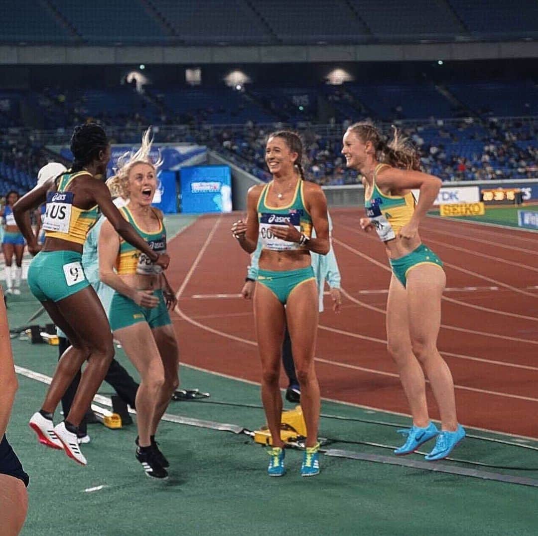 Maddie COATESのインスタグラム：「It took me a while to comprehend but I am so incredibly privileged to have experienced your last Championships with you and to be able to call you my friend. You wouldn’t believe the impact you have had on my life over the years. If someone were to tell me that I would cross paths with you in my athletic career I would have laughed at them. You have proven time and time again how resilient you are, you have shown me what it takes to be the best and I thank you for being so inspiring. Congratulations on a incredible career ✨」