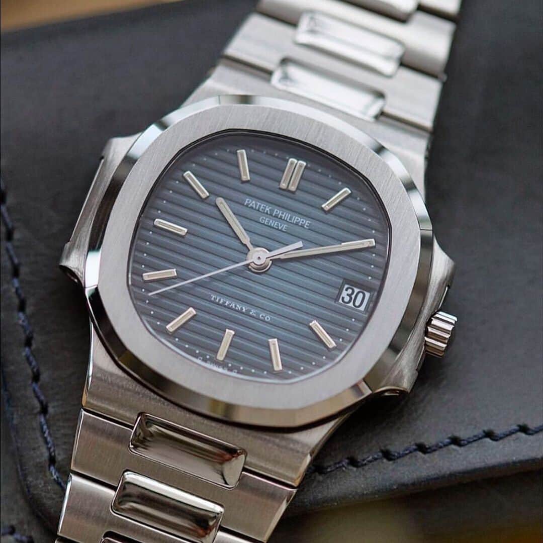 WATCHMANIAさんのインスタグラム写真 - (WATCHMANIAInstagram)「Patek Philippe Nautilus #3800 with Tiffany dial. Well done @a_collected_man 👏🏻」8月6日 20時26分 - watchmania
