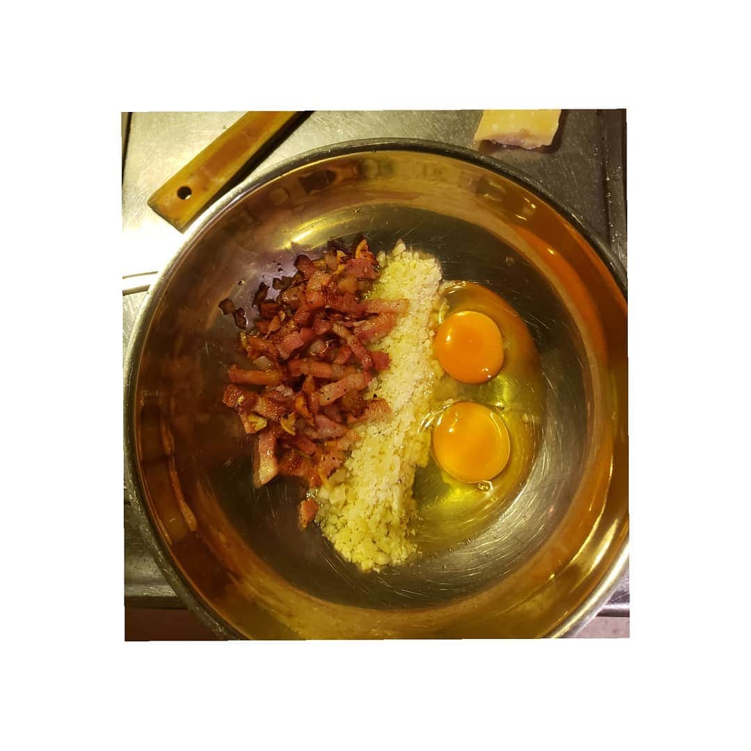 信國太志のインスタグラム：「I love carbonara.」