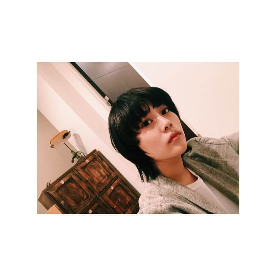 高畑充希さんのインスタグラム写真 - (高畑充希Instagram)「☺️🌸 #同期のサクラ #newhair #ショートウルフ🐺 #サクラcut  顔横のちょんちょん毛がお気に入りですが、 それが日々、頬の肌を攻撃してきます。」8月6日 20時27分 - mitsuki_takahata