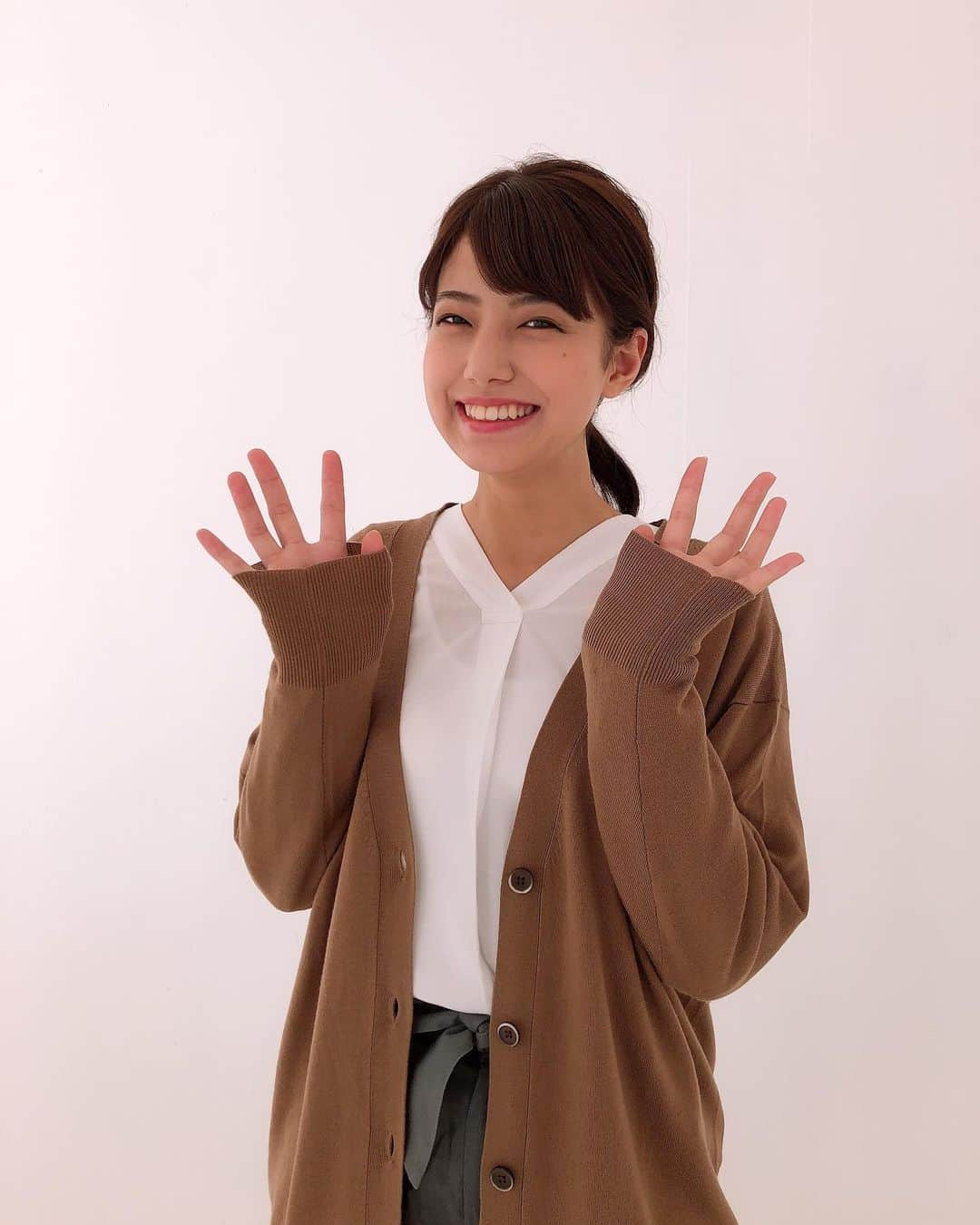 芦原優愛さんのインスタグラム写真 - (芦原優愛Instagram)「. お知らせ  公開中の、日産自動車さんの「 #助手席孝行 」の動画に出演してます！  これからお盆や夏休みで実家に帰る人が多いはず。 両親のちょっとした行動・変化に、子供である私たちが気付いていかないとですね。 何か起きてからでは遅いから！  動画はこちらから見られます↓ https://twitter.com/nissanjp/status/1156397855143149568?s=21  #日産自動車 #みぎあしは #芦原優愛」8月6日 20時27分 - yua_ashihara_official