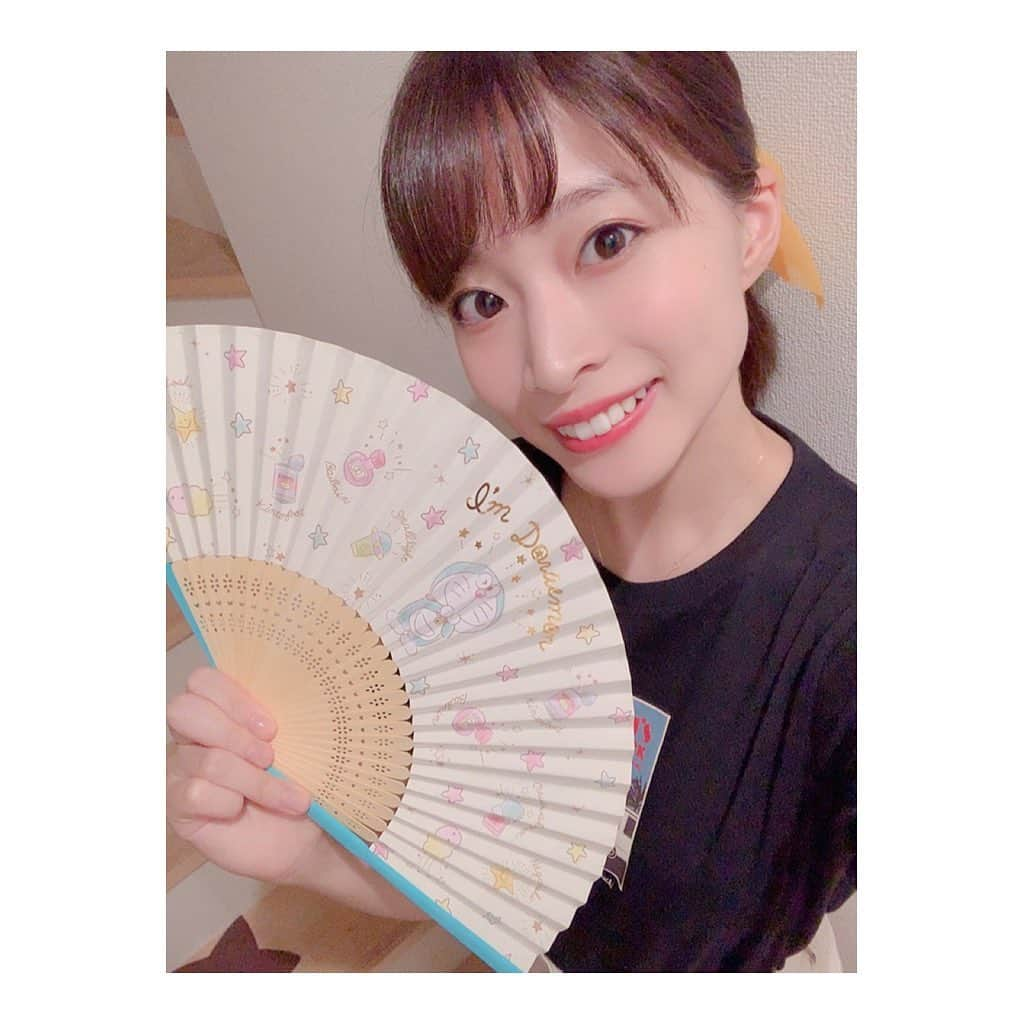 小菅怜衣さんのインスタグラム写真 - (小菅怜衣Instagram)「買ったよ〜〜 ‪\( ¨̮ )/💓💓💓 ひみつ道具の絵がかわいい 。 夏場持ち歩こう ( *˙ω˙*)و . セブンイレブンで1000円でしたっ . . . . . #ドラえもん #doraemon #도라에몽 #ドラえもん好きな人と繋がりたい #ドラえもんグッズ #ドラえもん大好き #ドラえもん好き #ドラえもん可愛い #アイムドラえもん #imdoraemon #藤子プロ  #夏 #扇子 #instasummer #instagood #instalike #instafavorite #instacollection #japanesegirl #japanese」8月6日 20時39分 - kosuge_rei