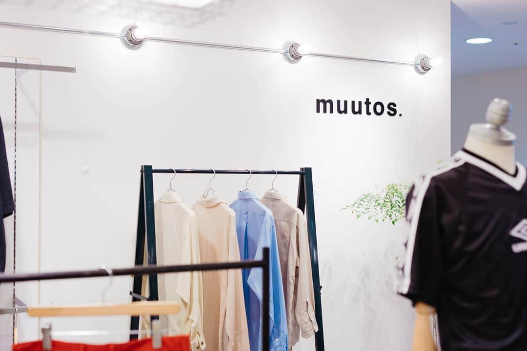 HereNowさんのインスタグラム写真 - (HereNowInstagram)「@_muutos_ name comes from the Finnish word for “change”. Just as the name suggests, this shop continuously updates it's lineup of neutral, unisex items to greet the changing times. 年齢や性別、ジャンルにとらわれない、ハイセンスなセレクトショップ Recommended by @mai_ticheca. . . . #herenowcity #wonderfulplaces #beautifuldestinations #travelholic #travelawesome #traveladdict #igtravel #livefolk #instapassport #optoutside  #北九州 #北九州旅行 #日本旅行」8月6日 20時48分 - herenowcity