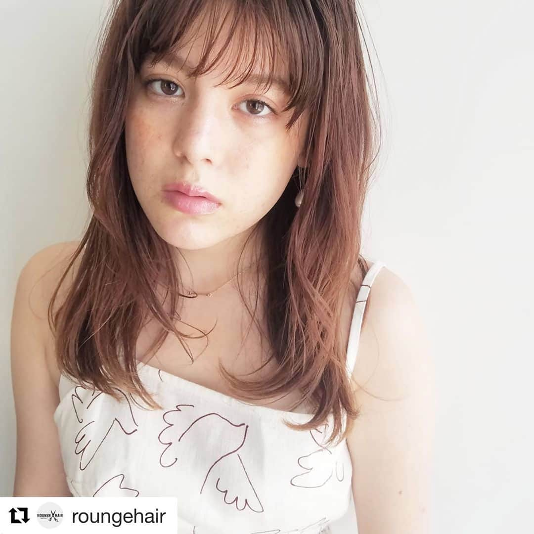 THROW 【スロウ】さんのインスタグラム写真 - (THROW 【スロウ】Instagram)「#Repost @roungehair with @get_repost ・・・ 顔周りにレイヤーで動きをぷらす🥣 sakai . #roungehair #吉祥寺サロン#吉祥寺美容室 #ポートレート#サロンモデル#美容室#くせ毛風#fudge #fashion #抜け感#透け感#コーディネート#透明感#大人可愛い#ヘアメイク#メイク#レディライク#ナチュラル#ロング#美容師#スロウカラー #前髪#髪型#髪色#fashion#外国人風#コーデ#夏」8月6日 20時50分 - throwcolor