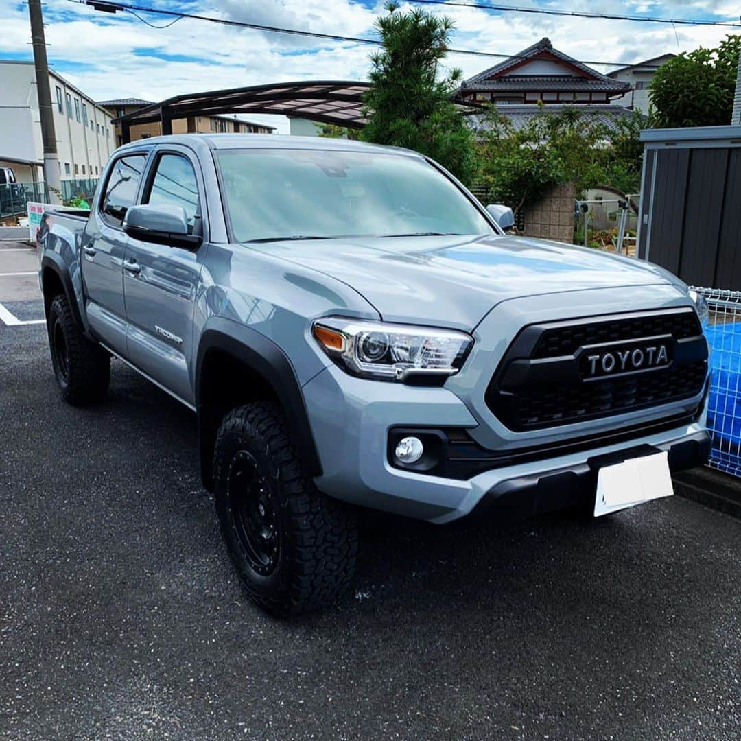 内田啓介のインスタグラム：「got new toy🤹🏾‍♂️🎪🌮 #ustoyota#tacoma#2019 #kmcwheels#xdseries #xd128machete」