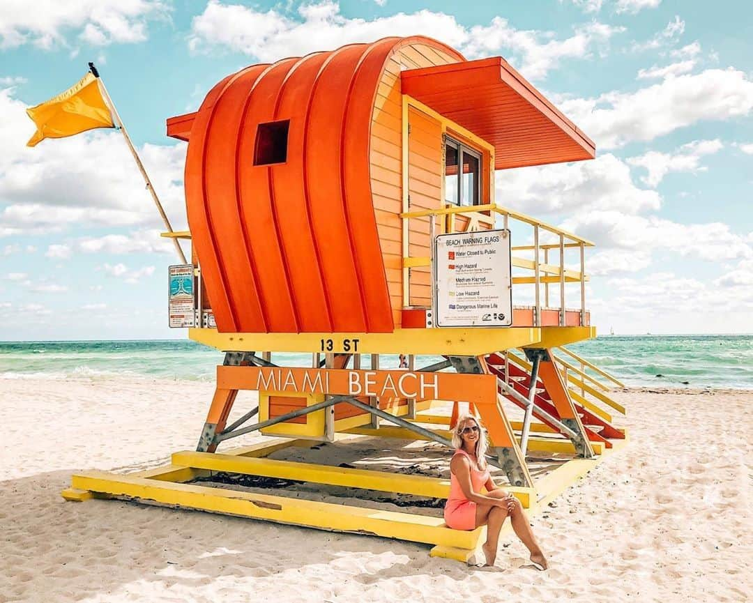 Visit The USAさんのインスタグラム写真 - (Visit The USAInstagram)「"When you visit, be sure to take time to wander down the boardwalk that runs the length of Miami Beach. It’s the best way to explore the area.” If you could spend one day in Miami, what would you do? 📷: @veronicasblondediary #VisitTheUSA」8月6日 22時00分 - visittheusa