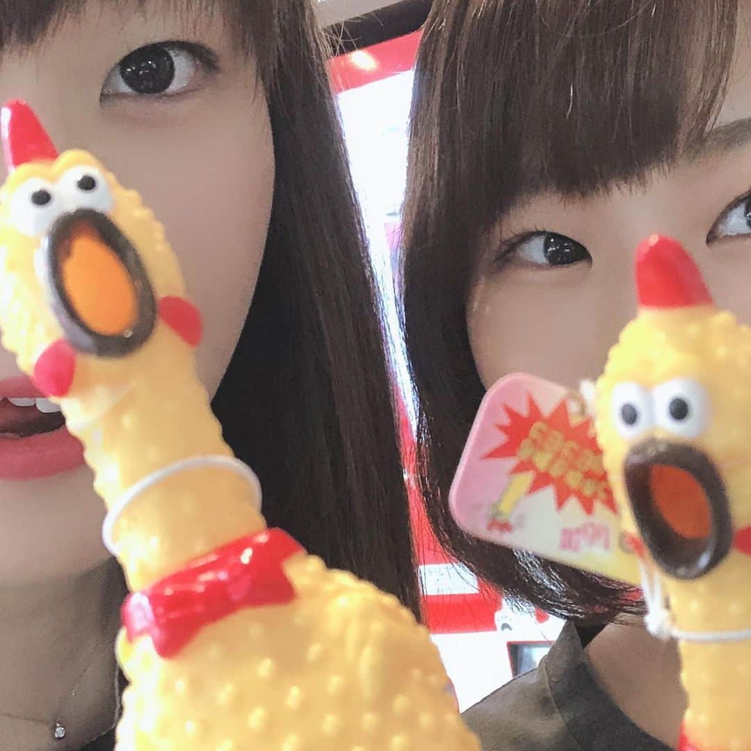 北澤育恵さんのインスタグラム写真 - (北澤育恵Instagram)「. どうぎんクラッシック応援 ありがとうございました👩👶👩👩 2勝2敗勝ち越せず💔 でもやっぱり試合は楽しすぎる。 最高でした！！！ また今週アドヴィックスCUPに向けてがんばりましょう🔥🔥 . . 2枚目 すんごい昔の写真。 いや、個性のかたまり。 #🐔 #せいなかじま #癖でしかない #curling #instagram」8月6日 22時10分 - ikue.kitazawa.be_chan