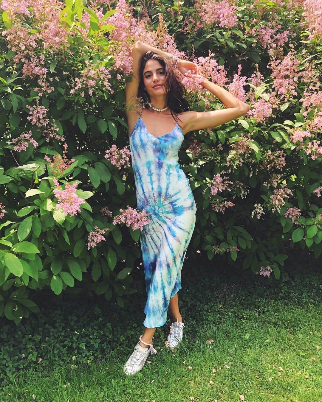 ダニジョーのインスタグラム：「BYE-BYE TIE DYE 🌈 Only a few of our classic tie dye slips are left • Get them before they’re gone!」