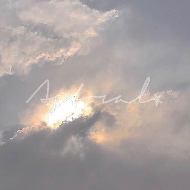 のインスタグラム：「. Astral 3rd original ついに発売決定！👏 明後日6日20:00~よりonline startです！ 数量限定となってます✨ 是非getしてくださいね！ . #astral_plane」