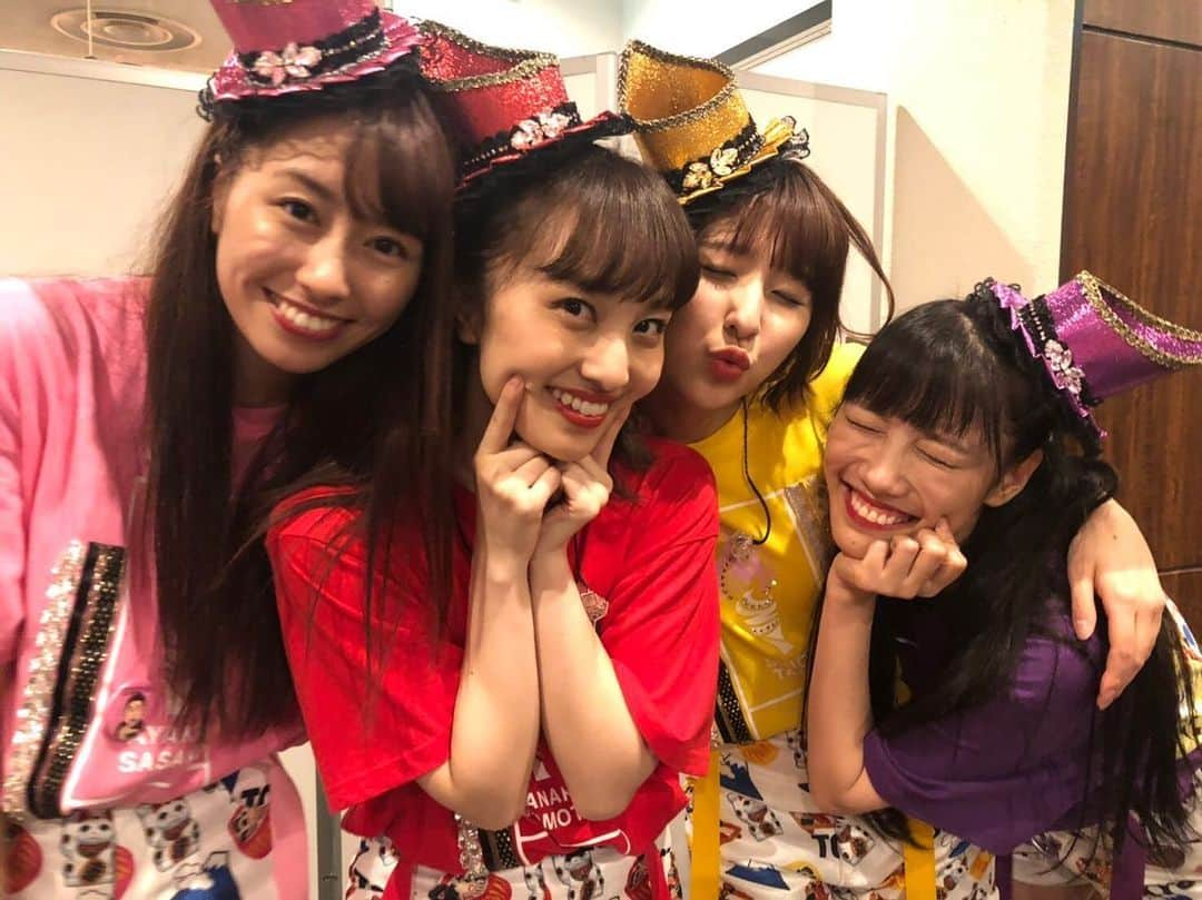 高城れにさんのインスタグラム写真 - (高城れにInstagram)「MoMocloMania2019 ROAD TO 2020-史上最大のプレ開会式inメットライフドーム 2日間終わってしまいましたー😭💜 来てくれたみなさん、そして一緒にステージを作ってくれた共演者のみなさん、関わってくれたみなさん、本当に本当にありがとうございました😊 最高に熱くて最高に楽しかった！！！！ みんなと過ごしてると毎年夏の楽しさを更新してくよ！ 「応援」が持つパワーの偉大さ改めて実感しました！ どんな時だって「応援」があるから頑張れる！ いつもありがとう😊 モノノフは本当に最高のパートナーだと思ってるよん！ だからこそ、私達が力を合わせればもっともっと応援がもたらす力が発揮されると思う😘 それぞれが誰かのために、みんなが誰かのために！ 応援の連鎖だ！！！！ これからもよろしくね！  最高の夏を本当にありがとう😊💜💜💜 #ももクロマニア #2019 #メットライフドーム #ありがとう」8月6日 22時26分 - takagireni_official