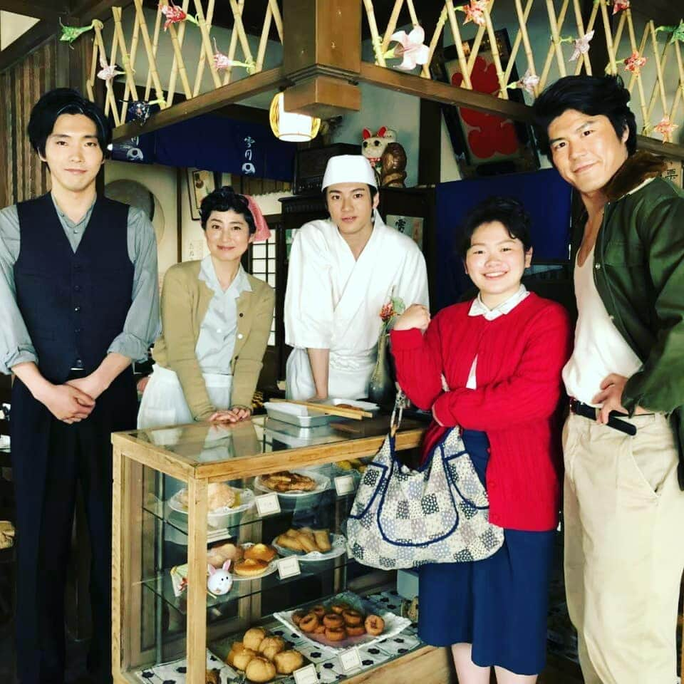 山田裕貴さんのインスタグラム写真 - (山田裕貴Instagram)「『 #なつぞら 』 #雪次郎 北海道に戻り 久しぶりの #雪月 でございます  ご来店です  #広瀬すず ちゃん #中川大志 くん #柄本佑 さん #仙道敦子 さん #冨田望生 ちゃん #板橋駿谷 さん #朝ドラ」8月6日 22時45分 - 00_yuki_y