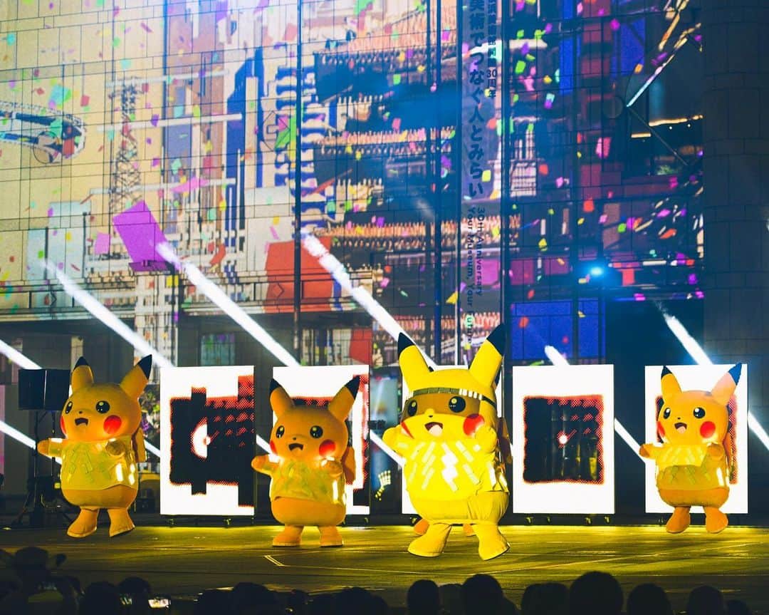 横浜市さんのインスタグラム写真 - (横浜市Instagram)「Pikachu Outbreak! ⚡️ Dressed in LED lights, the Pikachus gave an amazing performance with projection mapping. Come on down and experience it for yourself! #myyokohama #pikachuoutbreak」8月6日 22時45分 - findyouryokohama_japan