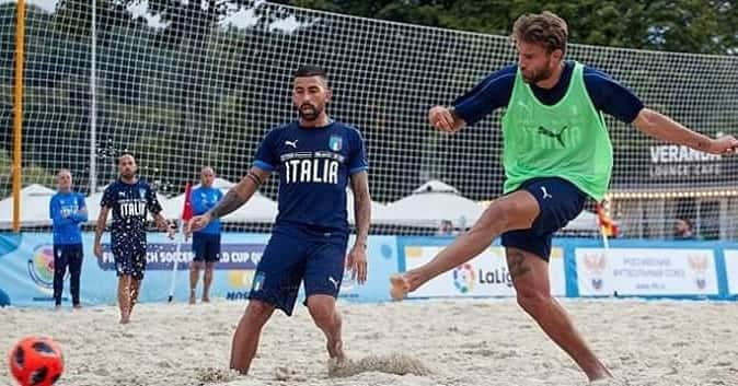 サッカーイタリア代表さんのインスタグラム写真 - (サッカーイタリア代表Instagram)「#Nazionale #BeachSoccer🇮🇹 #Azzurri a Catania per la qualificazione agli Europei: i convocati del ct Del Duca . 🔟 giocatori alla conquista delle Superfinal. L'#Italia affronterà Germania🇩🇪, Francia🇫🇷 e Bielorussia🇧🇾 . . #VivoAzzurro」8月6日 22時53分 - azzurri