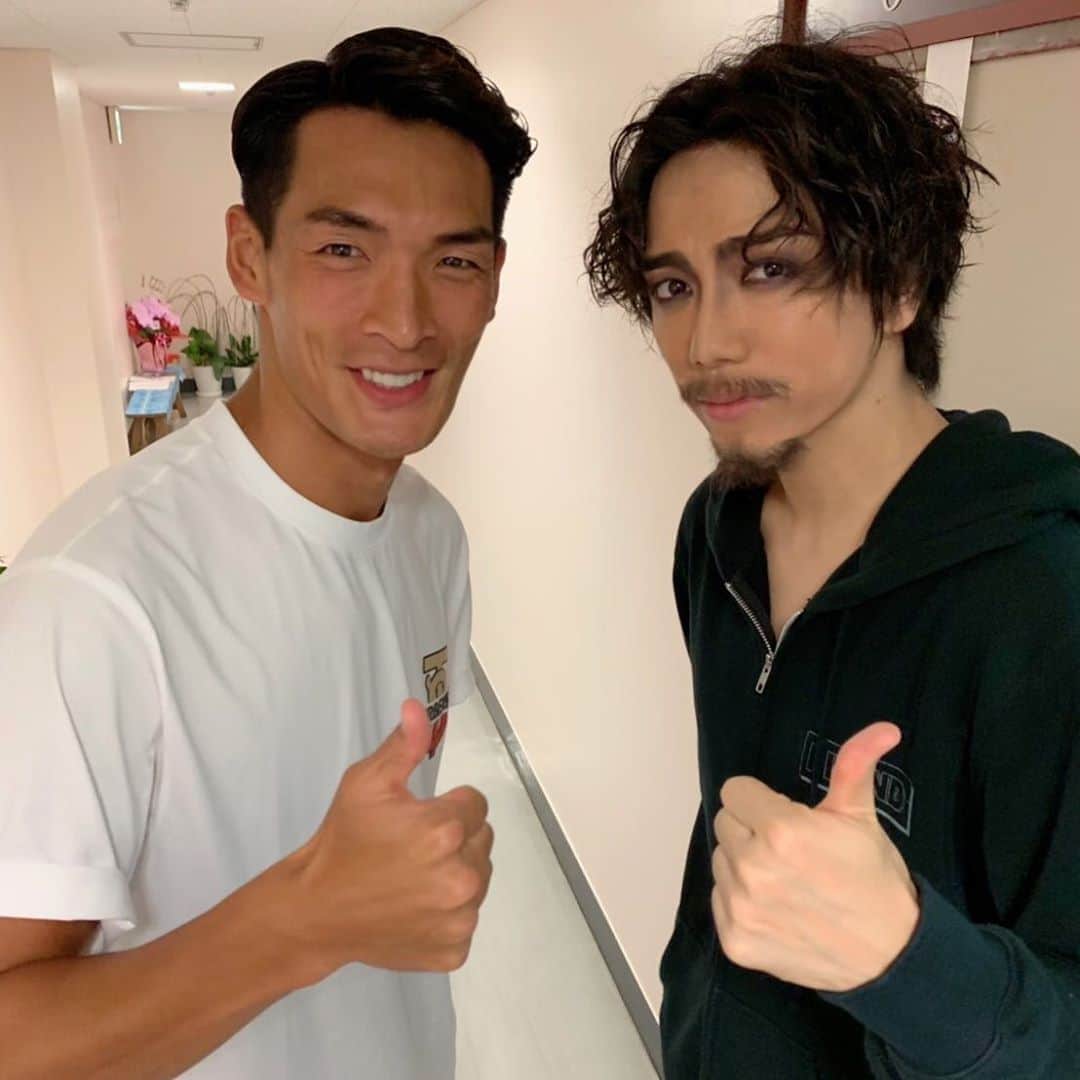 山崎育三郎さんのインスタグラム写真 - (山崎育三郎Instagram)「サッカー選手の槙野智章さん。  とっても素敵な方であいのさん嬉しい。  次回、試合応援いきます！」8月7日 9時53分 - ikusaburo_yamazaki