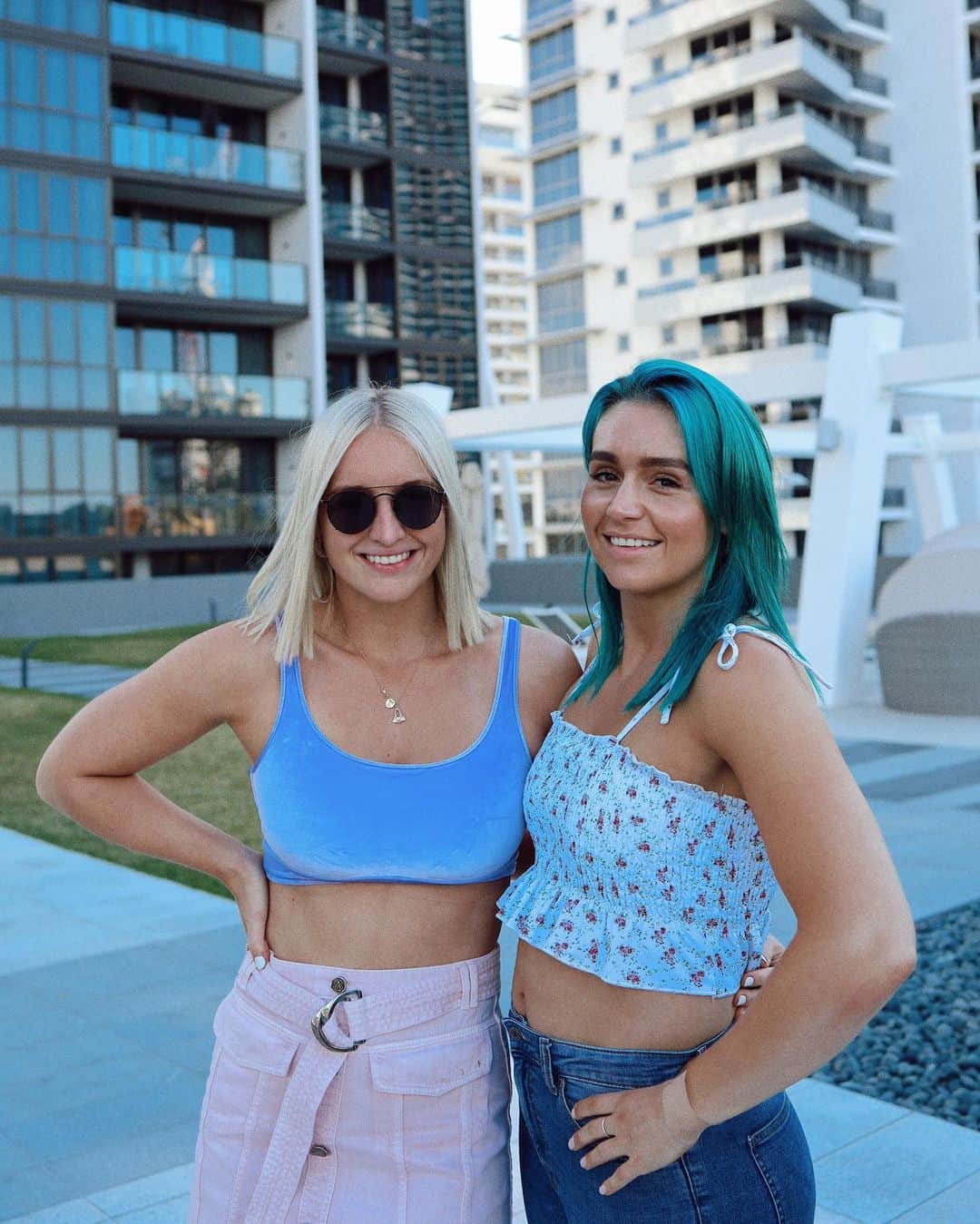シェパードのインスタグラム：「We always feel so at home at @avanihotels_au Thank You for always looking after us 💗」