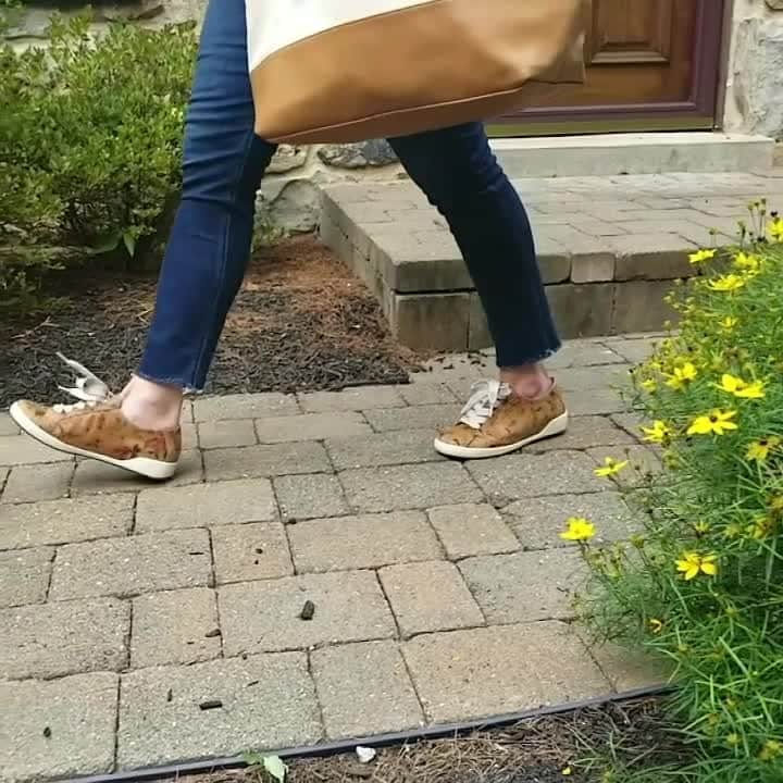のインスタグラム：「Walk this way. Shop Orli now at the link in the bio. . . . #dansko #instalove #sneakers #shoes #danskos #justyourfavorites #instagood #danskostyle #comfort #newshoes」