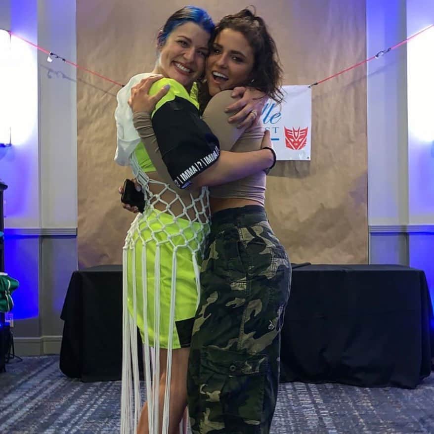 WilldaBeastさんのインスタグラム写真 - (WilldaBeastInstagram)「Did you see queen and princess beast at the #darknessTOlightSHOWCASE @buildabeast.experience ... ?? Choreo and concept  Straight from @iamhalsey ‘s actual performance at @bbmas to the @beastnetwork stage . GENIUSES @janelleginestra @jadebug98 🖤」8月7日 9時02分 - willdabeast__