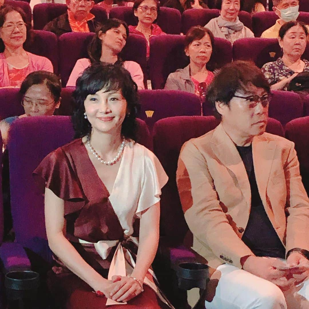 南果歩さんのインスタグラム写真 - (南果歩Instagram)「SAKURASAKU Taipei premier‼️ 台北でサクラサクのプレミア‼️ 沢山の方々に来て頂けて嬉しい❤️❤️❤️ #SAKURASAKU #櫻花開了 #映画サクラサク台湾公開 #田中光敏監督 #南果歩 #kahominami #katespade」8月7日 9時08分 - kaho_minami