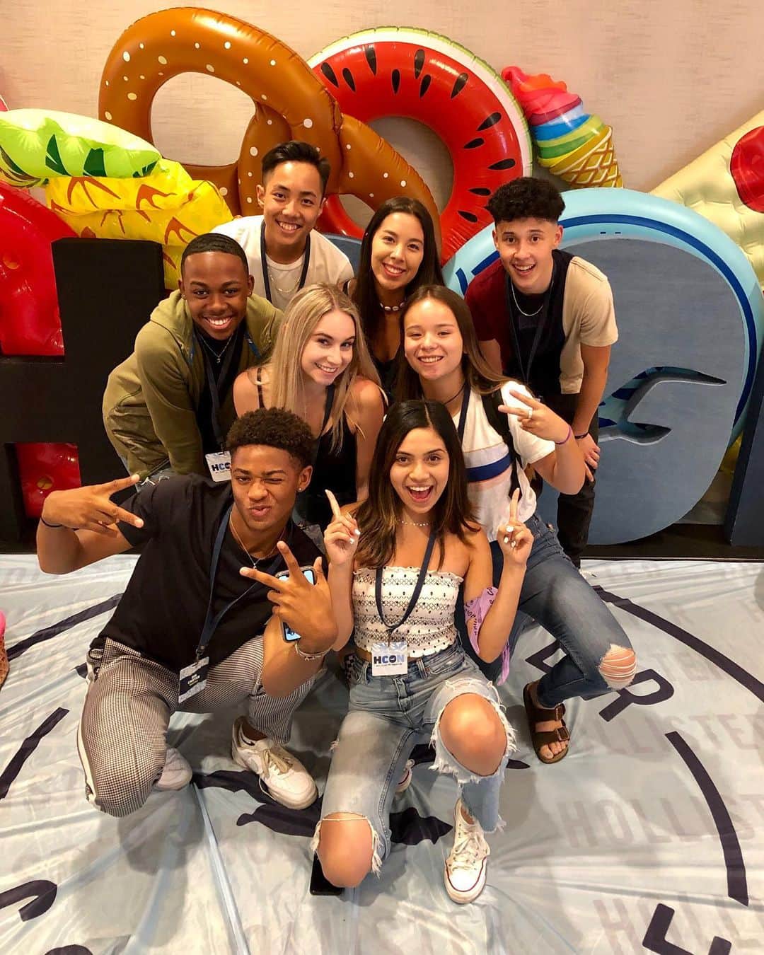 Hollister Co.さんのインスタグラム写真 - (Hollister Co.Instagram)「It’s officially on, HCON! Our agents are here & we’re going live tomorrow 🙌 Follow along on our IG story to check out what being an agent is all about. See you there! #HollisterCollective」8月7日 9時08分 - hollister