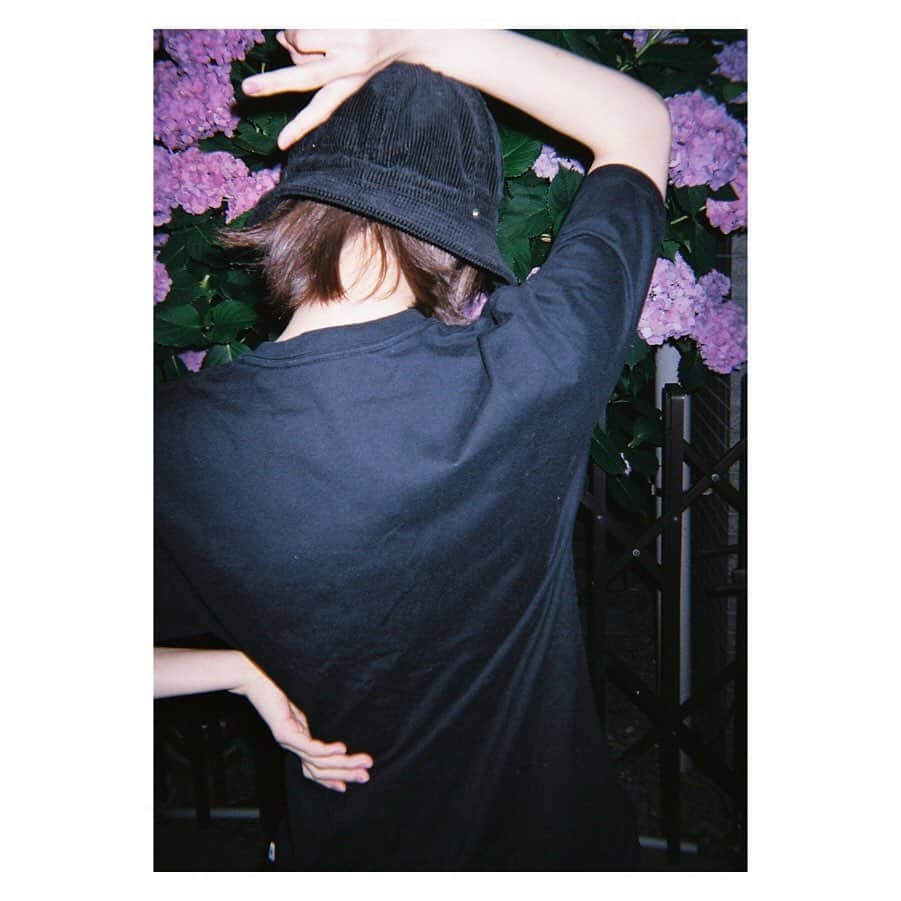 山谷花純さんのインスタグラム写真 - (山谷花純Instagram)「写ルンです。現像してきたよ。 紫陽花、綺麗だったなぁ。 髪伸びたなぁ。  #写ルンです」8月7日 9時22分 - kasuminwoooow