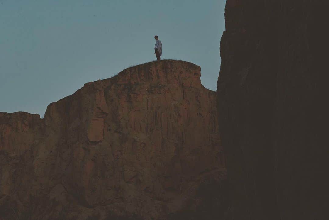 レイ さんのインスタグラム写真 - (レイ Instagram)「I'm going to climb the highest mountain,then i can touch the sky! #mountain」8月7日 9時48分 - layzhang