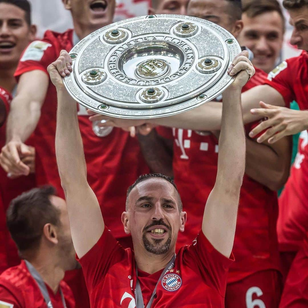 バイエルン・ミュンヘンさんのインスタグラム写真 - (バイエルン・ミュンヘンInstagram)「What a ride it’s been! 🏵🏆🆑 . Exactly 12 years ago, @franckribery7 officially began his legendary #FCBayern-career! 🔥 . . . #MiaSanMia #Ribery #Legend #FranckRibery #football #soccer #fussball #futbol #futebol #cl #championsleague #titles #cup #⚽」8月7日 0時49分 - fcbayern