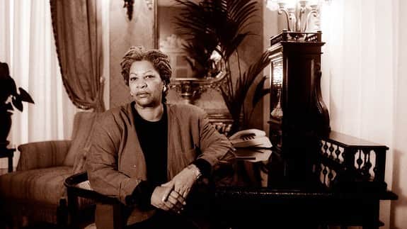 コモンさんのインスタグラム写真 - (コモンInstagram)「“We die. That may be the meaning of life. But we do language. That may be the measure of our lives.” Toni Morrison. I’m deeply sadden to hear that one of our greatest writers and minds in American History, Toni Morrison, passed away last night at the age of 88. May God Bless Her Soul.」8月7日 0時50分 - common