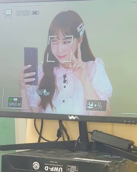 ウェイ のインスタグラム：「아쩌다 밤12시 넘어까지 촬영했던 렌즈&메이크업 영상.💛. 유튜브 #웨이랜드 많이 보러와줄꺼쥬😚  I had filmed this video until after midnight.✨ Go Go #WayLand Come Come #WayLand💛💛💛」