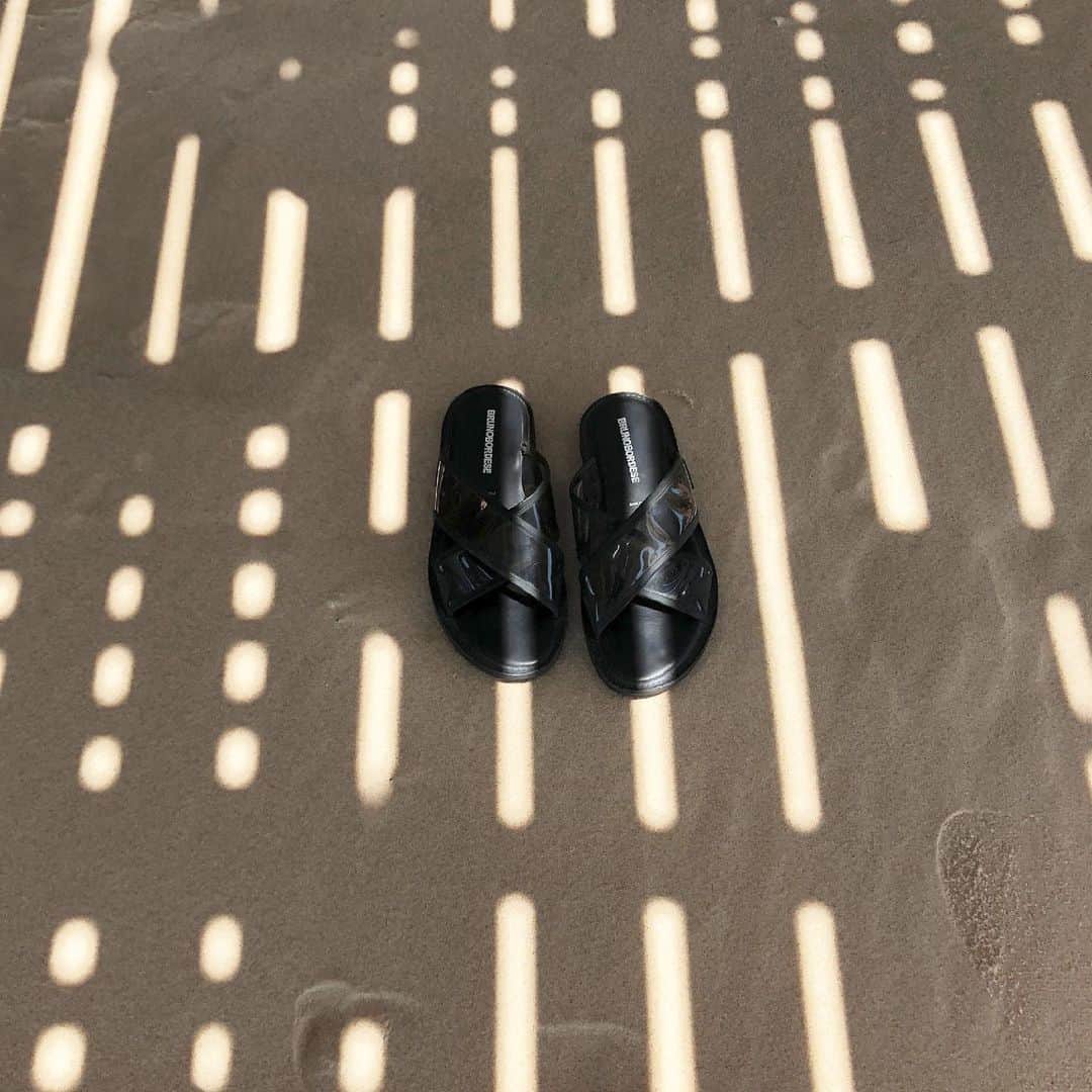 ブルーノボルデーゼさんのインスタグラム写真 - (ブルーノボルデーゼInstagram)「#SWAG shadows and lights @brunobordese_official . . www.brunobordese.com . . . . #brunobordese #shoesoftheday #shoes #man #leather #pvc #black #blue #sandals #leather #black #shoesdesign #shoesaddict #fashionshoes #shoeslover #instashoes #loveforshoes #fashiondesign #madeinitaly #instashoes #shoelover #fashionshoes #italianshoes #canoaquebrada #brazil #beach #sales」8月7日 0時53分 - brunobordese_official