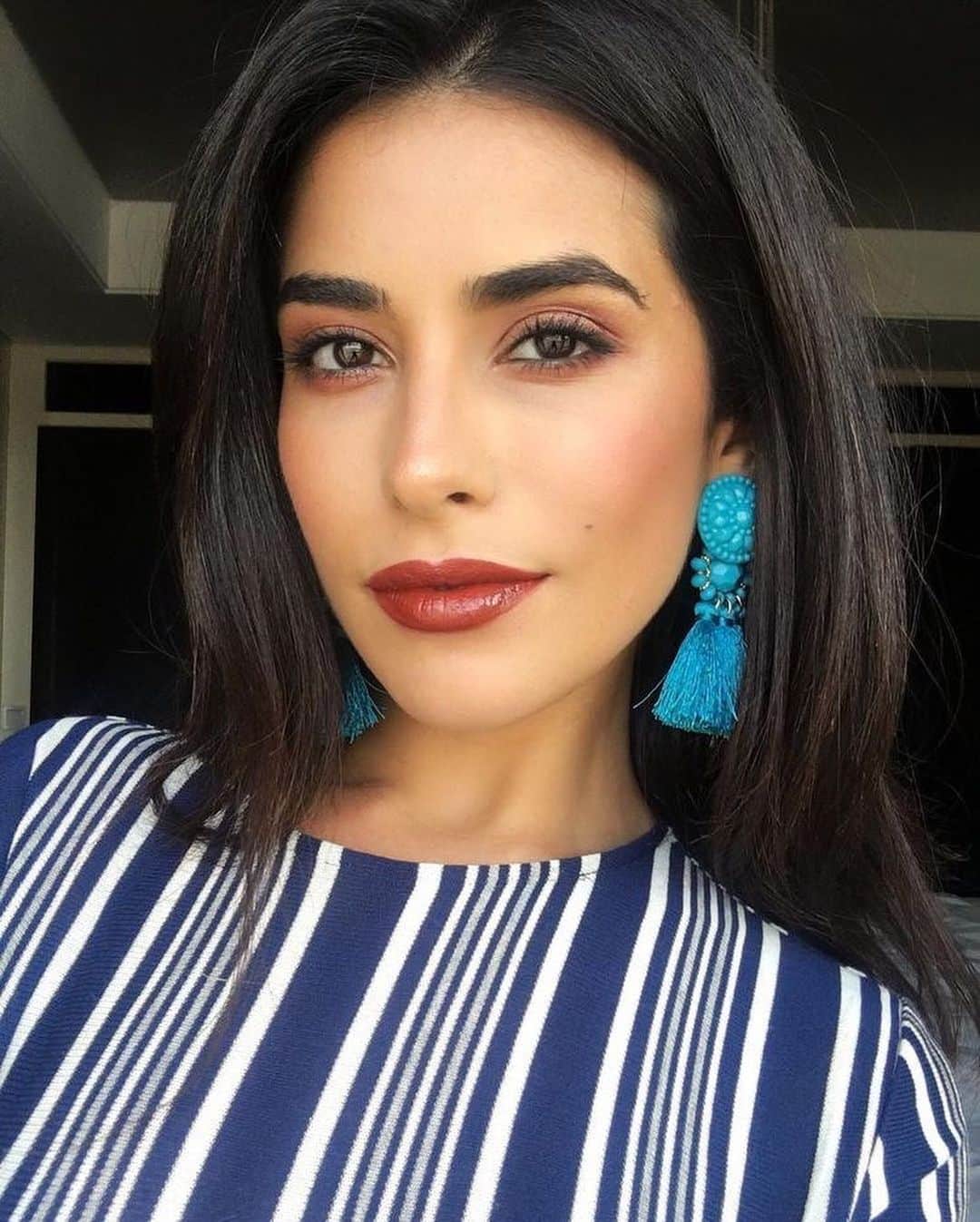 Sazan Hendrixさんのインスタグラム写真 - (Sazan HendrixInstagram)「I have a love/hate relationship with glamming. AKA some days I love it and other days I hate it. Lol! It’s been a while since I glammed so I’m browsing through my camera roll & trying to decide what I should do next. Which is your favorite? 1-10 #motd #readyforfallmakeup #glam」8月7日 1時04分 - sazan