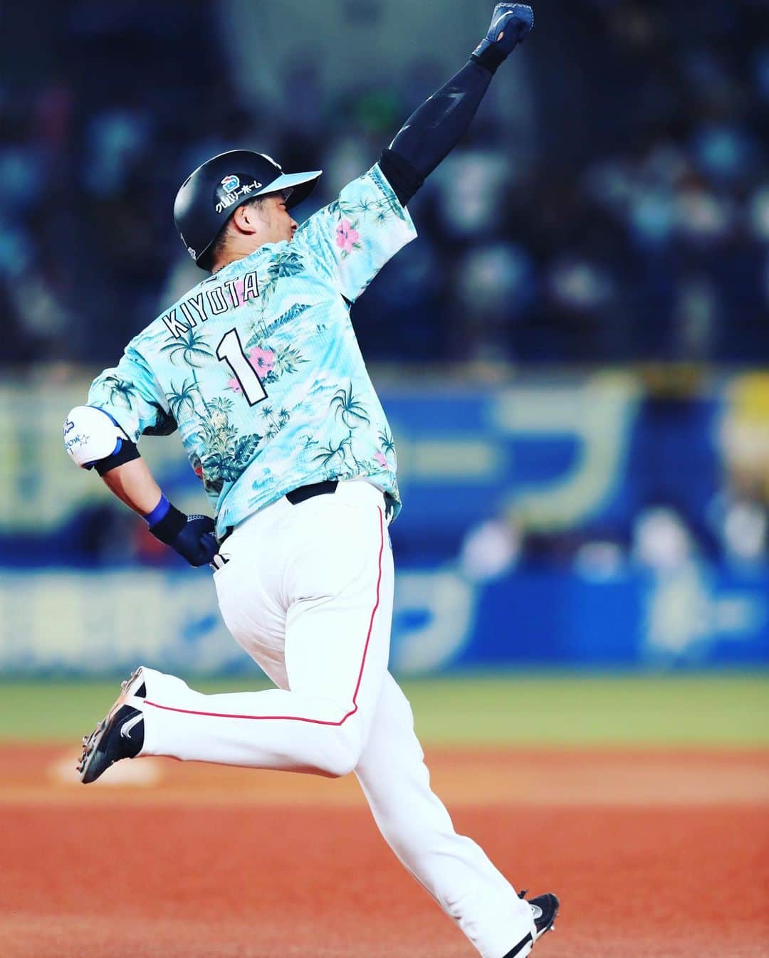 千葉ロッテマリーンズ 清田育宏 エルボー Www Vetrepro Fr