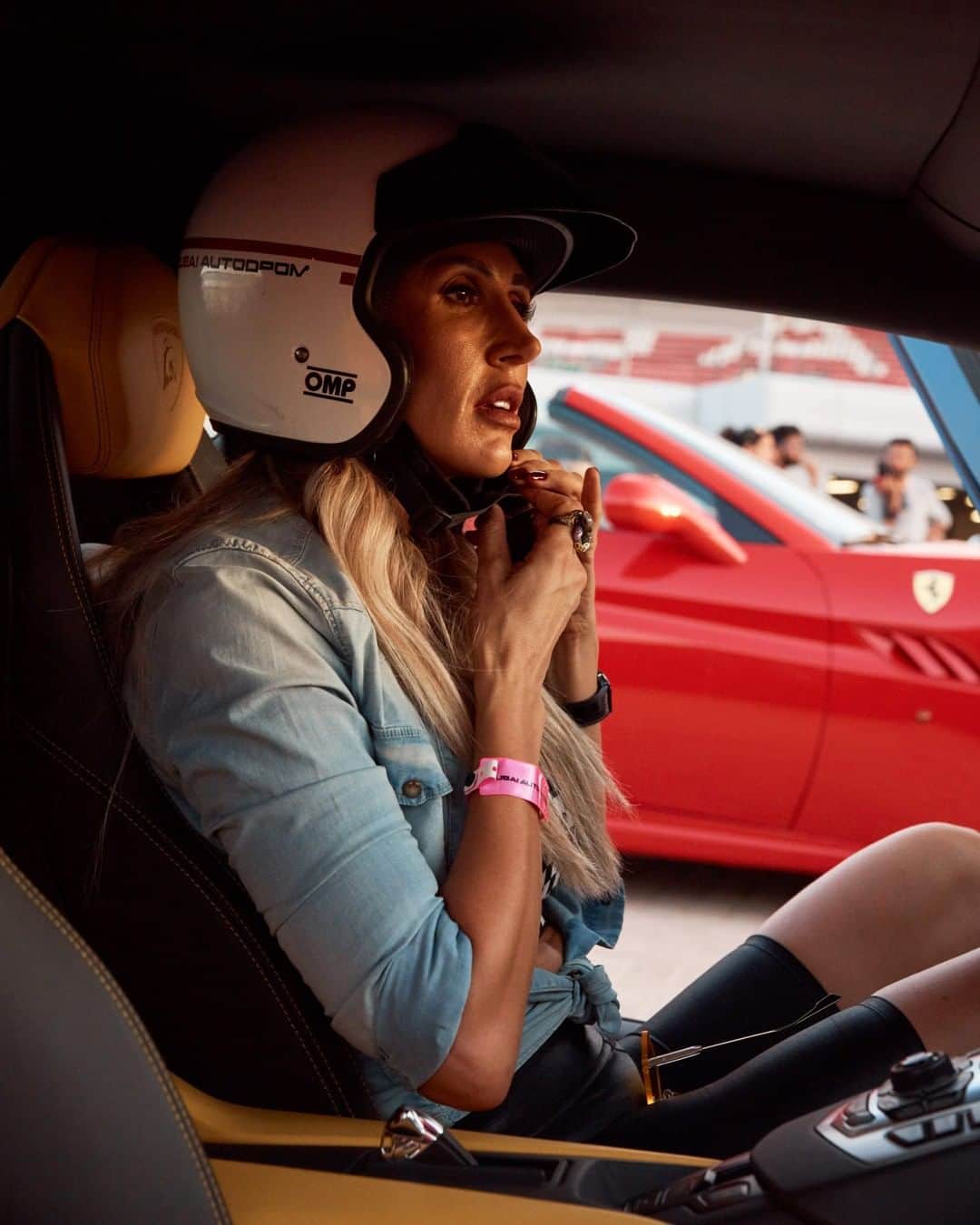 Vogueさんのインスタグラム写真 - (VogueInstagram)「Driving with Dubai’s all-female luxury car club, the @arabiangazelles, sheds light on a new kind of ladies’ club where power is in the eye—and gearshift—of the beholder. @elianeamer (above), a former journalist, mother of three, and one of the original members of the Arabian Gazelles, had parents who owned a gas station and car repair shop in Lebanon. “I used to steal my brothers’ cars a lot and go driving everywhere,” says Amer. Now she likes to drive her Lamborghini Aventador barefoot. “When I jump into the driver’s seat and hear the sound of the engine, something changes,” Amer tells me. “It makes me want to be as aggressive as the car. After joining the Gazelles, I realized there are many more woman who feel the same way I do.” Tap the link in our bio to read more. Photographed by @devindoyle」8月7日 1時25分 - voguemagazine