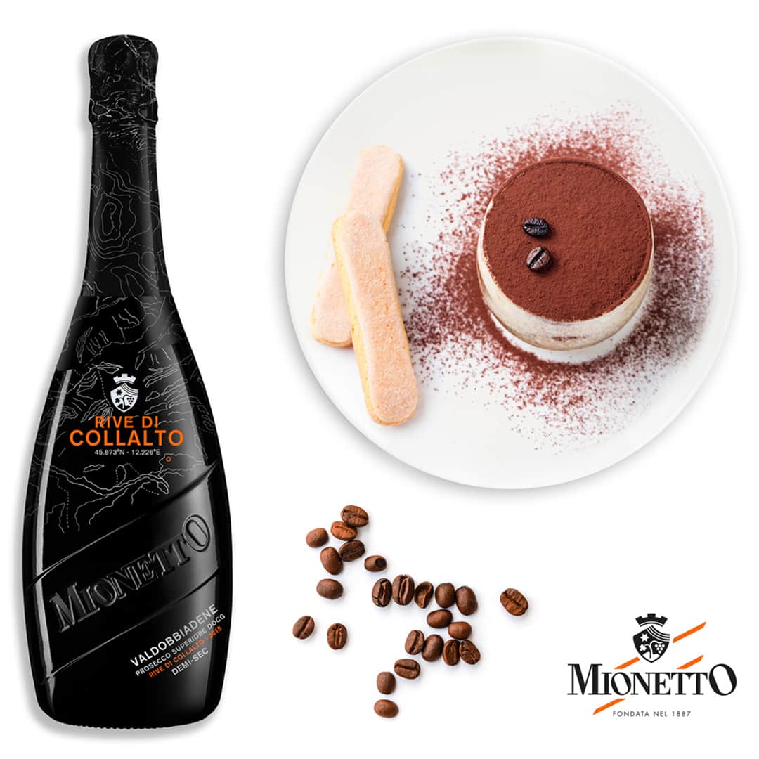 Mionetto Proseccoさんのインスタグラム写真 - (Mionetto ProseccoInstagram)「Tiramisù, a tasty italian dessert, which can be perfectly paired with the notes of ripe fruit and honey of the elegant Demi-Sec Rive di Collalto - Luxury Collection. #mionettoprosecco  Enjoy Mionetto responsibly」8月7日 1時30分 - mionetto_prosecco
