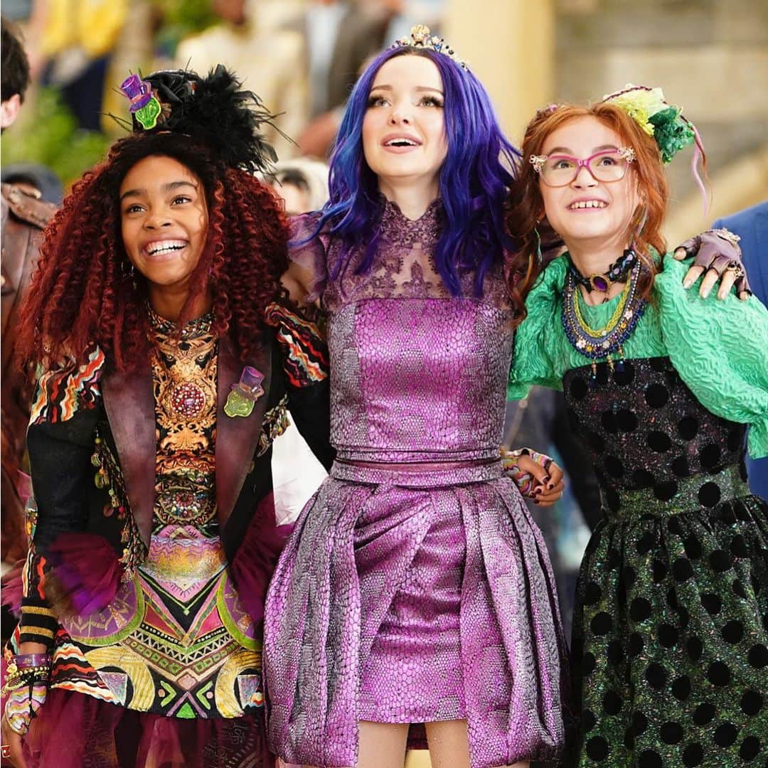 Disney Channelさんのインスタグラム写真 - (Disney ChannelInstagram)「The sisterhood we all needed. #Descendants3」8月7日 1時37分 - disneychannel