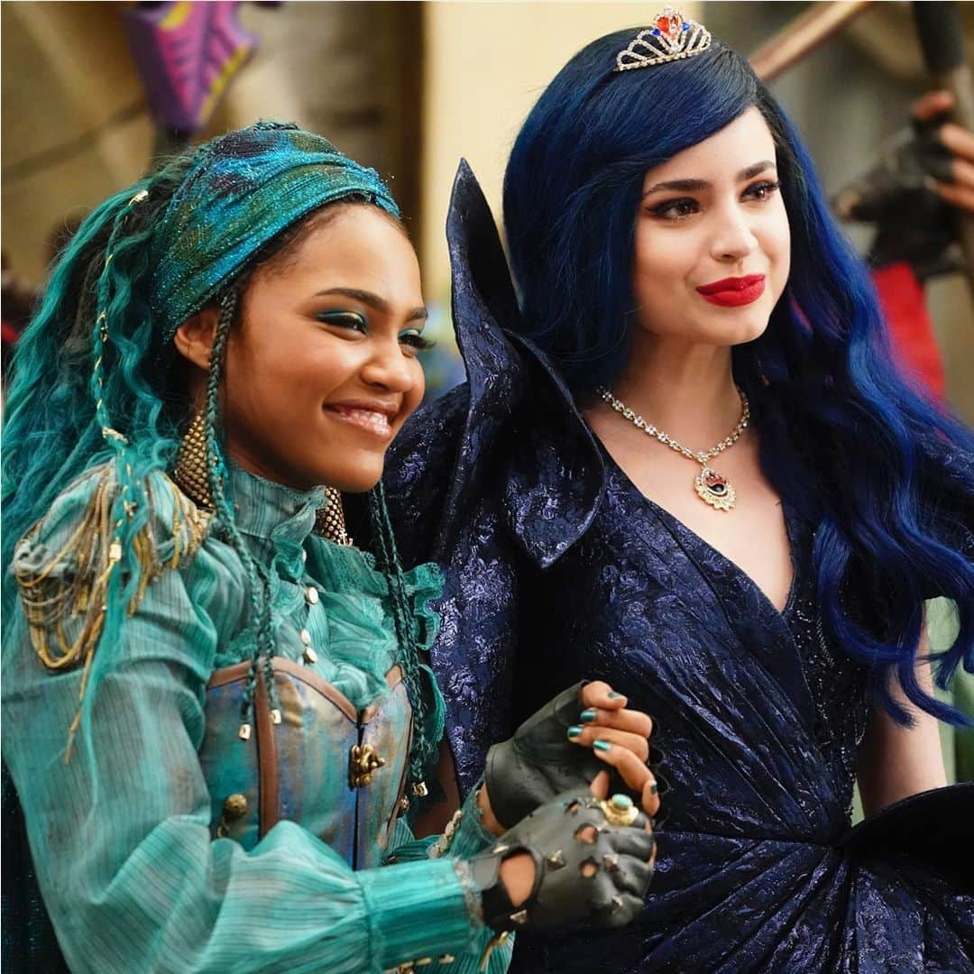 Disney Channelさんのインスタグラム写真 - (Disney ChannelInstagram)「The sisterhood we all needed. #Descendants3」8月7日 1時37分 - disneychannel