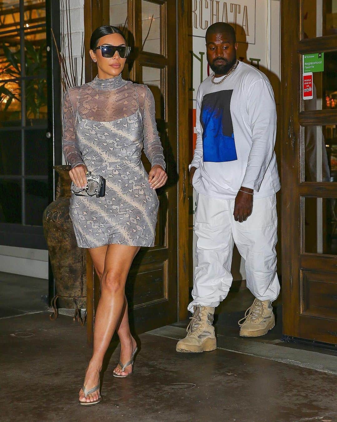 Just Jaredさんのインスタグラム写真 - (Just JaredInstagram)「@kimkardashian and Kanye West step out for a dinner date at a Mexican restaurant on Monday night. #KimKardashian #KanyeWest Photo: Backgrid」8月7日 1時50分 - justjared