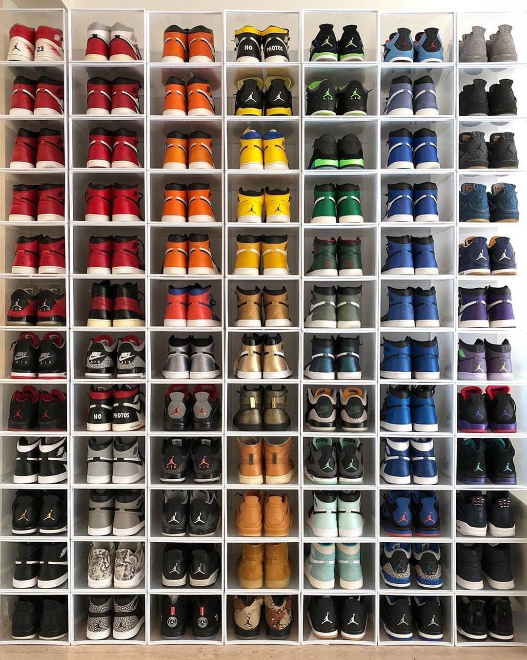 jordandepotさんのインスタグラム写真 - (jordandepotInstagram)「🎨 Sneakerhead problems.... which pair would you wear today? ⠀ via @ramenkicks」8月7日 1時53分 - jordandepot