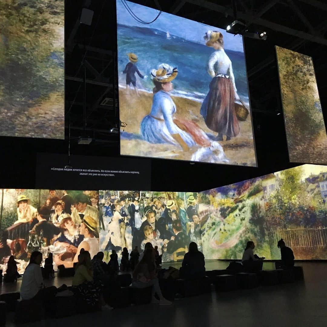 アンジェリーク・アバチキナさんのインスタグラム写真 - (アンジェリーク・アバチキナInstagram)「French Impressionists + Van Gogh video presentation today 😁👌🏼 #artplaymoscow #vangogh #monet #art #gauguin #impressionism #artplaymedia #артплей #picoftheday」8月7日 2時06分 - icesmurfette