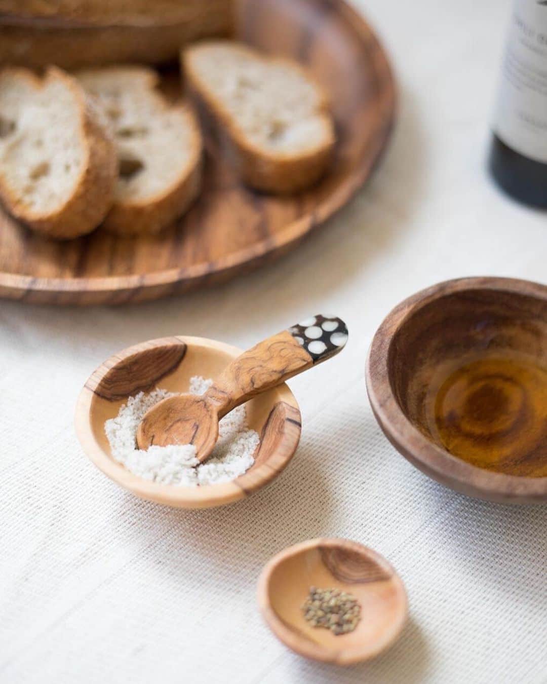 The Little Marketさんのインスタグラム写真 - (The Little MarketInstagram)「Cute with countless uses: spoon sugar, scoop olives, or spread dips. Each teaspoon is hand-carved from sustainably harvested olive wood. Tap to shop.」8月7日 2時04分 - thelittlemarket