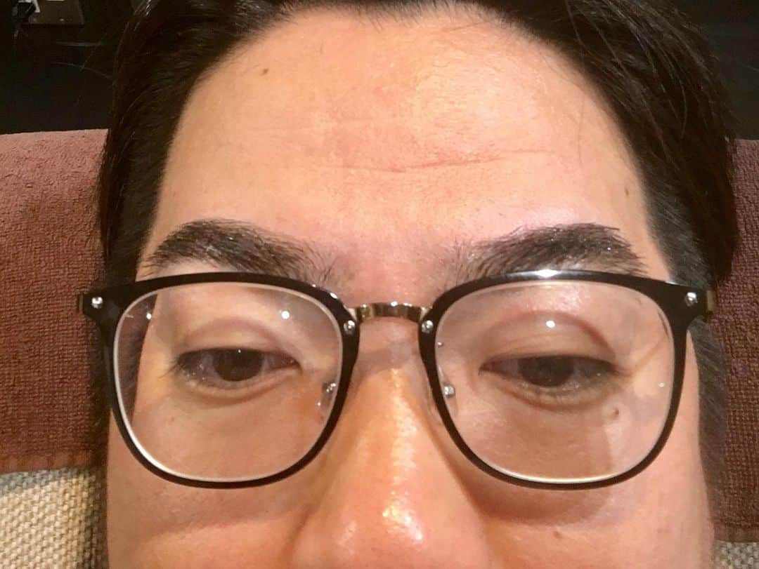 GO!皆川さんのインスタグラム写真 - (GO!皆川Instagram)「‪眉サロンに行ってきた。‬ ‪鼻もすっきり。‬ ‪綺麗になりました。  ビフォアー&アフター。‬ ‪#眉サロン #プラスエイト ‬」8月7日 2時24分 - go_minagawa