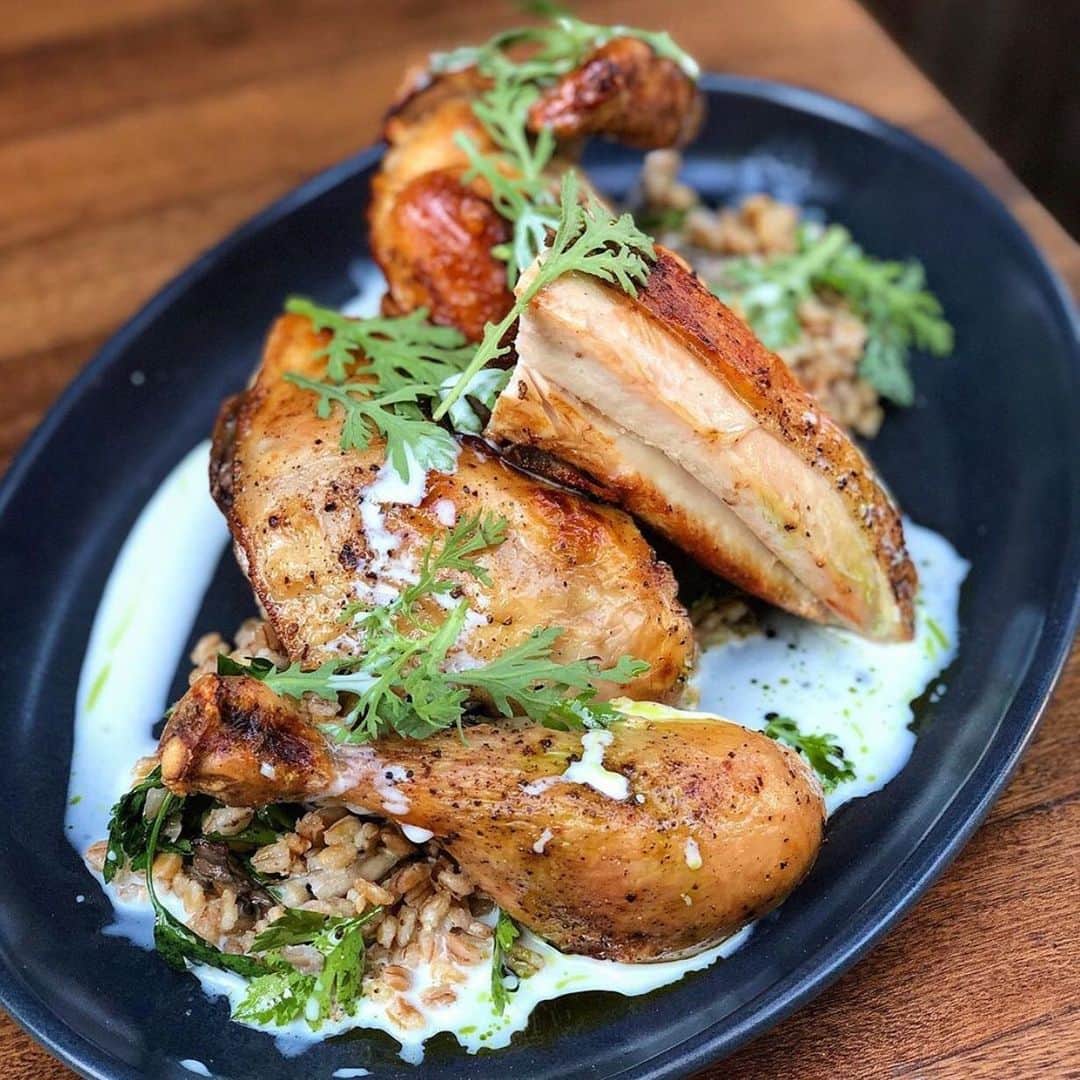 Eater LAさんのインスタグラム写真 - (Eater LAInstagram)「Half roasted chicken from @smalltown_sl with toasted barley, maitake mushroom, and yuzu kosho buttermilk. 📸: @missidip. Hashtag #eaterla on your best photos for a chance to be featured.」8月7日 2時17分 - eater_la