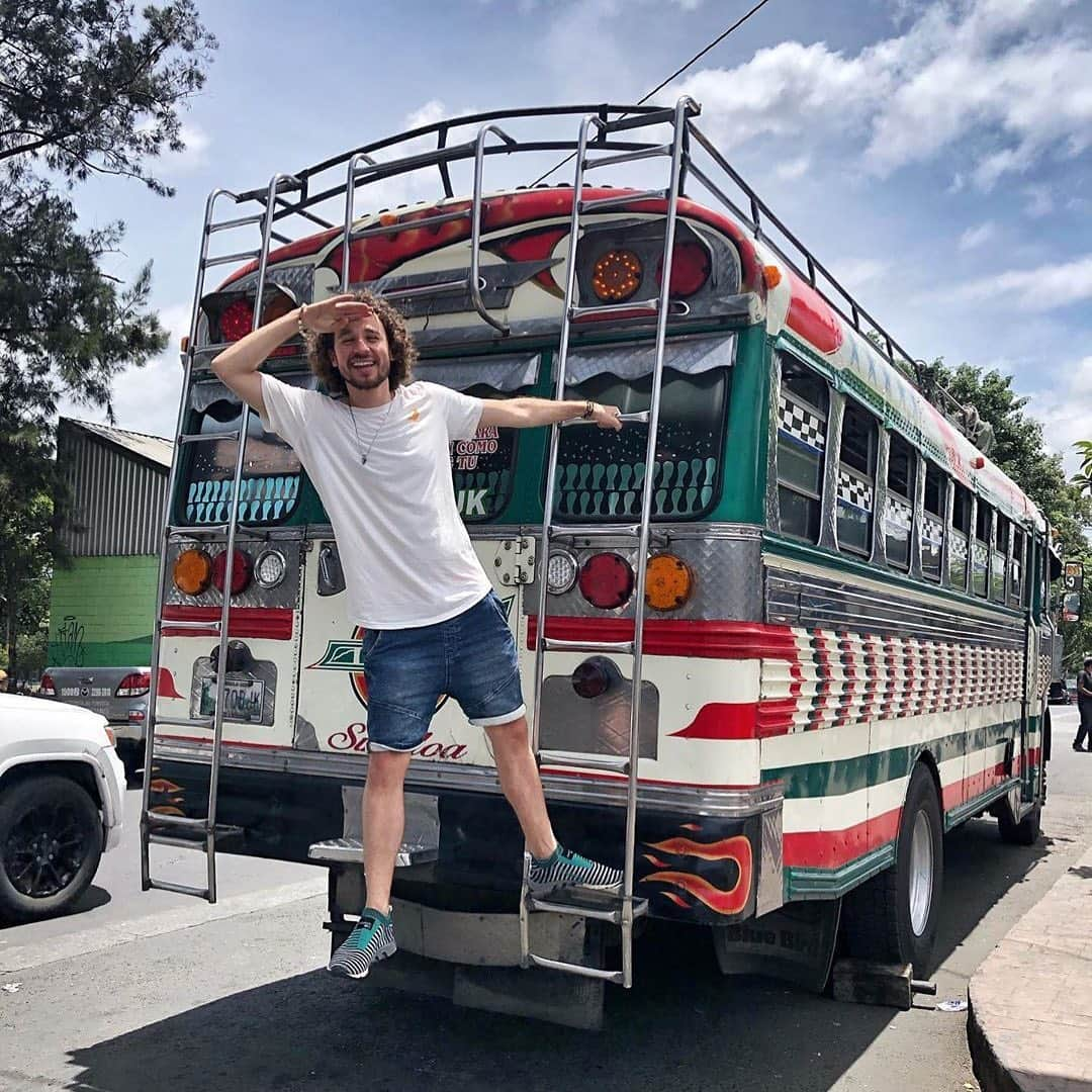 YouTubeさんのインスタグラム写真 - (YouTubeInstagram)「Who saw @luisitocomunica’s latest trip to Guatemala?! Click the link in our bio to watch him tour these buses, locally known as “burras.”」8月7日 2時49分 - youtube