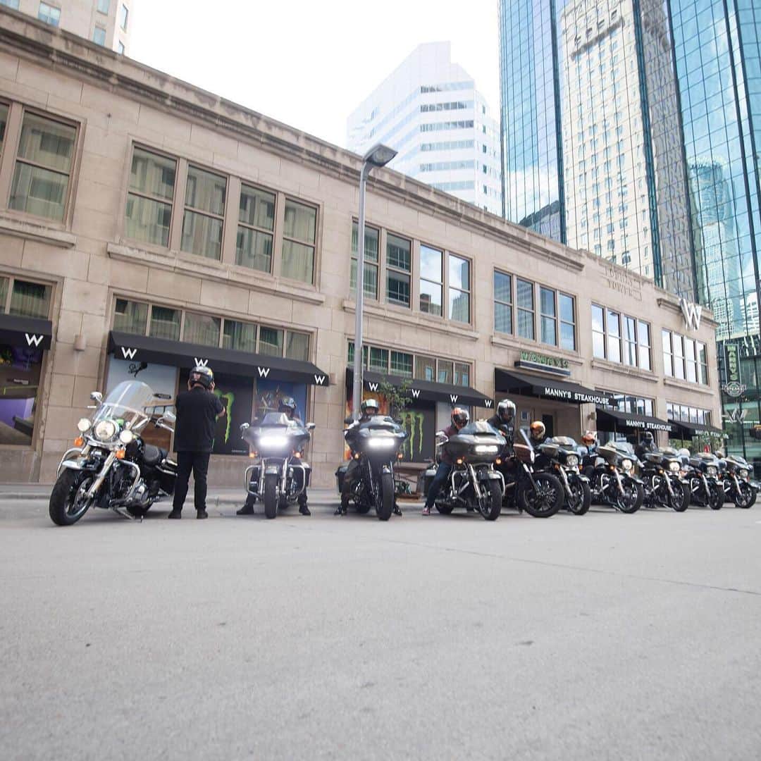 Harley-Davidsonさんのインスタグラム写真 - (Harley-DavidsonInstagram)「#SturgisOrBust 2019! 🤘 Packed it up from @XGames #Minneapolis & hit the road west with an all-star crew. 📷@BadBeard #HarleyDavidson #Sturgis2019 #XGames #Sturgis #EagleRider」8月7日 3時12分 - harleydavidson