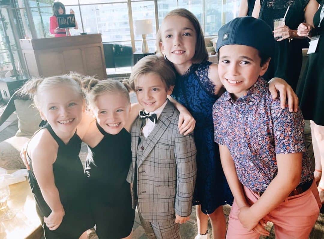 アメリカン・ブロードキャスティング・カンパニーのインスタグラム：「Wednesday kids! #modernfamily #singleparents」