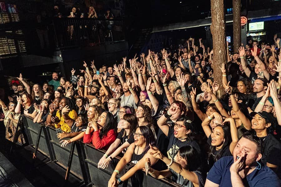 雅-MIYAVI-さんのインスタグラム写真 - (雅-MIYAVI-Instagram)「What an insane (I mean great) crowd Dallas...!!!!!!! 🔥 3 shows in a row in Texas... Here we come! テキサス３DAYS、かましてきます！🤘🏻🤘🏻💥🤠 #Repost @miyavi_staff “NO SLEEP TILL TOKYO” World Tour 2019 Day 7  8.05 #Dallas @treesdallas . Next Up! 8.06 #Houston @scoutbarhouston ． ． 📸By: @zb_images . MIYAVI NEW ALBUM 💿 NO SLEEP TILL TOKYO 7.24 Release⬇️⬇️ https://umj.lnk.to/miyavi_nsttPR . MIYAVI North America Tour 2019 “NO SLEEP TILL TOKYO” . 8/06 - Houston | Scout Bar 8/07 - Austin | Come and Take It Live 8/09 - Mexico City | Sala Puebla 8/11 - San Antonio | Vibes Event Center 8/13 - Chicago | House of Blues 8/15 - Detroit | El Club  8/16 - Toronto | Queen Elizabeth Theatre 8/17 - Montreal | Otakuthon Festival 8/19 - New York | Sony Music Hall  8/20 - Philadelphia | Theatre of Living Arts 8/22 - Washington D.C. | The State Theatre 8/24 - Atlanta | The Masquerade ． MIYAVI “NO SLEEP TILL TOKYO” World Tour 2019 . October: EUROPE November: ASIA December: JAPAN ． MYV CREW Exclusive MIYAVI Birthday Live 2019 . 9月15日(日) 恵比寿 LIQUIDROOM . MIYAVI ファンクラブ ”MYV CREW” 2019年度会員受付中！！ MIYAVI Fan Club“ MYV CREW” 2019 Membership Admission and Renewal Information  ご入会方法は⬇️ http://myv382tokyo.com/myvcrew/about.html ． ． #MIYAVI #NoSleepTillTokyo #NSTT #UnderTheSameSky #DAOKO #千客万来 #SenkyakuBanrai #Diner #ninagawamika #蜷川実花 #MYVCREW #NorthAmerica #USA #CANADA #MEXICO #EUROPE #ASIA #JAPAN #live」8月7日 3時43分 - miyavi_ishihara