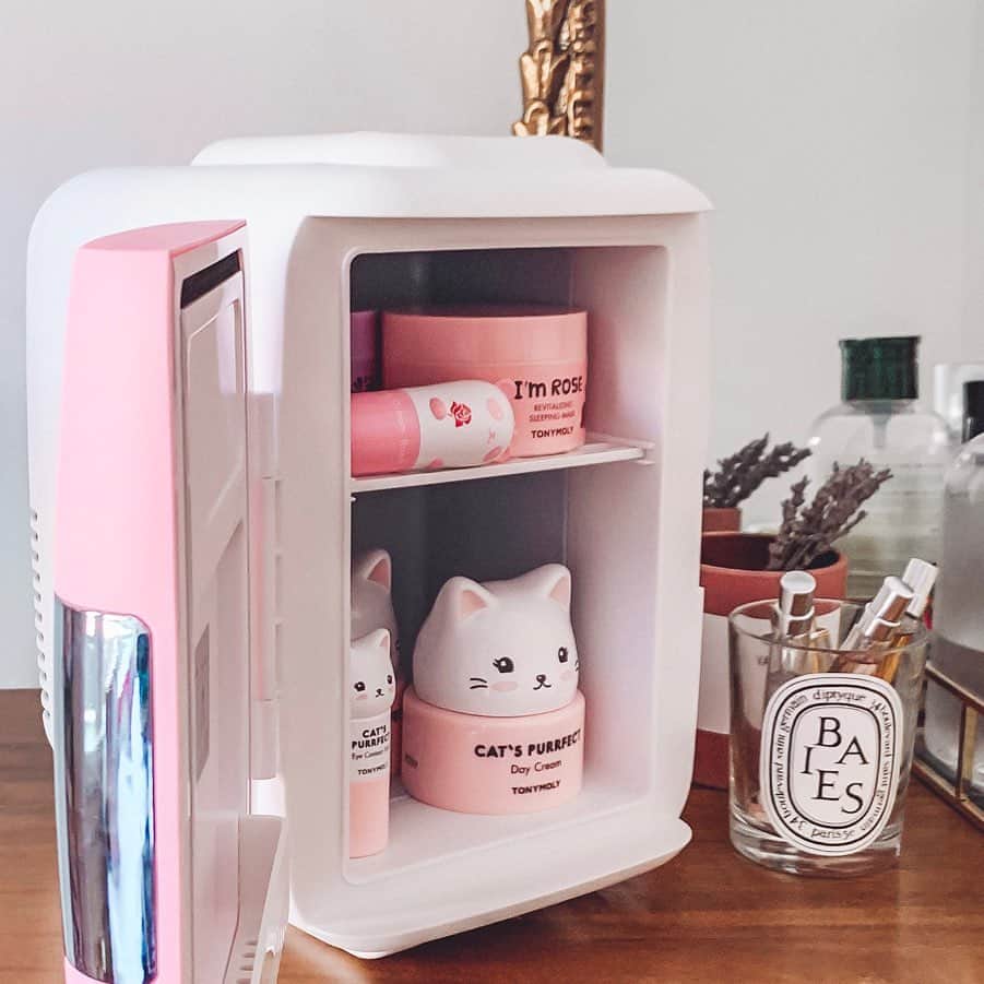 TONYMOLY USA Officialさんのインスタグラム写真 - (TONYMOLY USA OfficialInstagram)「***GIVEAWAY CLOSED ❤️We hit 150K!!!❤️ Thank you to all of you for your support. To celebrate, we’re giving away an adorable pink @cooluli_usa skincare fridge stocked with over $100 worth of our products to one lucky winner!🎊 — Here’s how to enter: 💕 Like this post 💕 Follow @tonymoly.us_official 💕 Tag a friend and share your favorite TONYMOLY product! — Giveaway ends 8/7/19 11:59 PM EST. Open to US residents only.  #xoxoTM #TONYMOLYnMe」8月7日 3時46分 - tonymoly.us_official