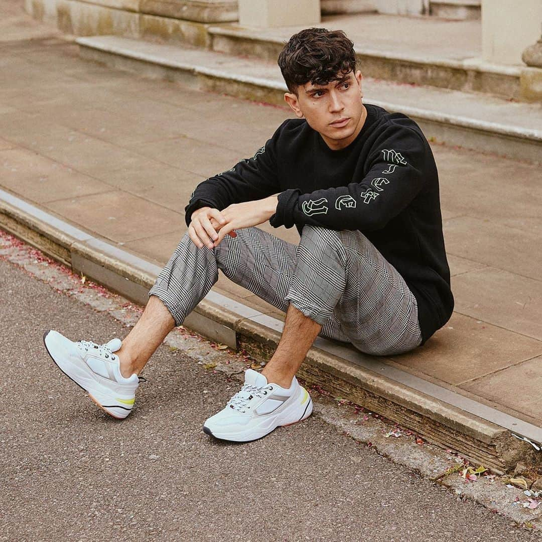 プリマークさんのインスタグラム写真 - (プリマークInstagram)「Casual but cool is the vibe @lukefranks1👌 Find Luke's @primark.man look in store now. Prices from £12/€16/$18 #Primark #PrimarkMan #fblogger」8月7日 4時00分 - primark