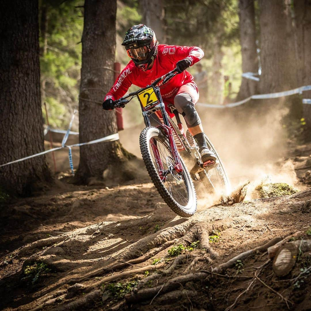 モンスターエナジーさんのインスタグラム写真 - (モンスターエナジーInstagram)「What a week of #MTB riding in Val di Sole 🤘🏻 #MonsterEnergy #DownhillMTB athletes had a strong finish with @lorisvergier taking 3rd, followed by @amaurypierron4 (4th) & @dannyhart1 (5th). #Biking #MBWorldCup」8月7日 3時55分 - monsterenergy